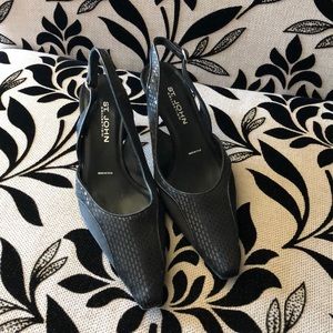 St. John Sz. 7B heels